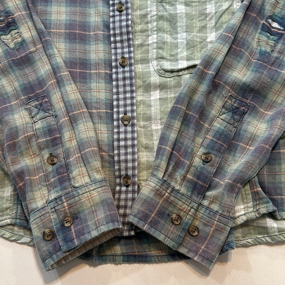 AEO Flannel Plaid Patchwork Button Down Cropped Shirt Size Medium - Picture 7 of 12